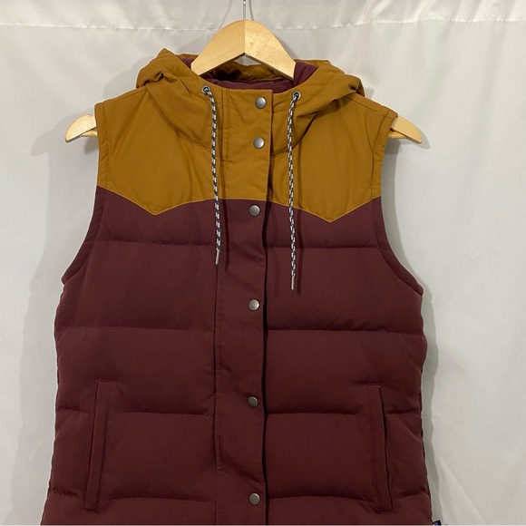 Patagonia Bivy Hooded Down Filled Puffer Vest in Maroon Rare - Picture 5 of 16